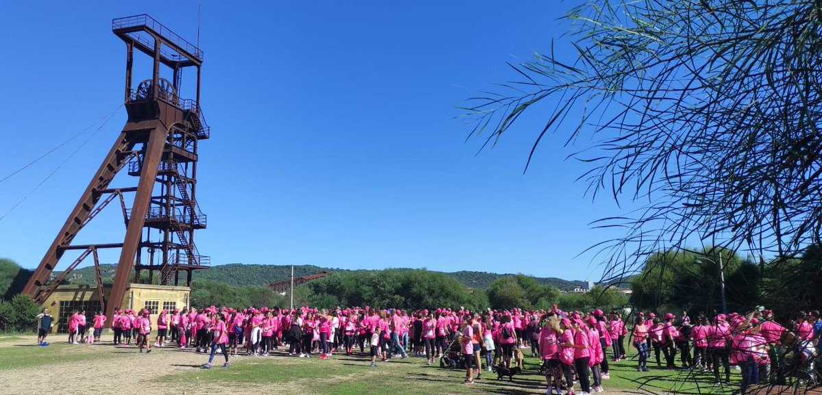 MuseodelCarbone's tweet photo. 🌸 Pittarosso Pink Parade Carbonia “INSIEME X VALE “ alla #GrandeMinieradiSerbariu per finanziare la ricerca sui tumori femminili. La giornata è interamente dedicata a Valentina Cossu, volontaria della #FondazioneVeronesi recentemente scomparsa.
#pinkisgood #carbonia #ppp2022 https://t.co/NNnalGOnMu