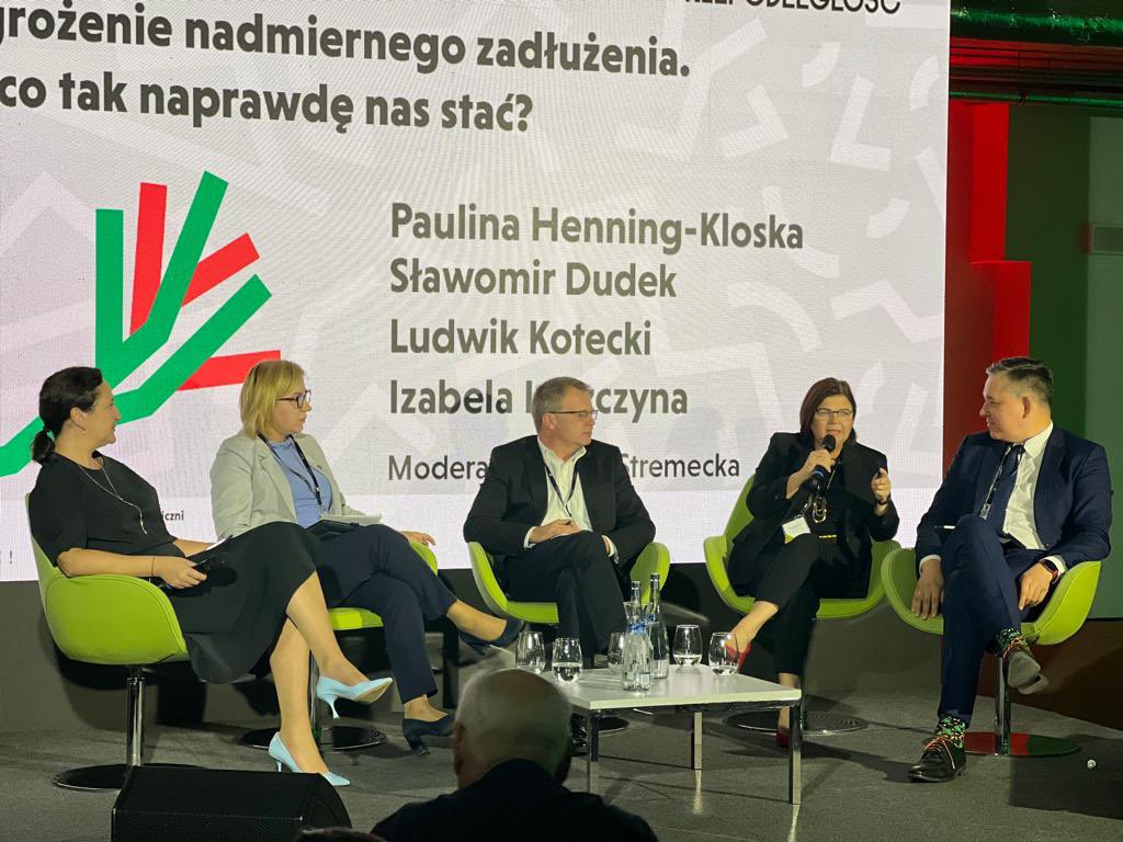 Leszczyna's tweet photo. #IgrzyskaWolnosci, czyli rozmowy o wszystkim, co ważne #uczciwosc #polityka #finansepubliczne #wolnoscgospodarcza #dobrobyt #dlug https://t.co/wc8XzkbxEP
