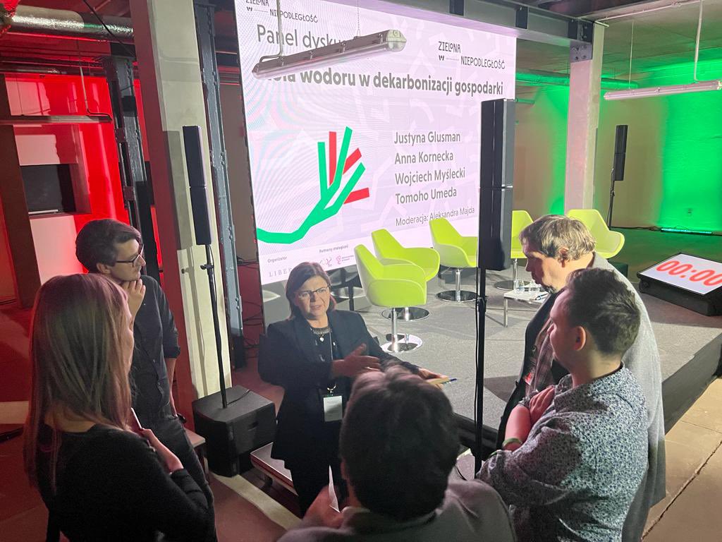 Leszczyna's tweet photo. #IgrzyskaWolnosci, czyli rozmowy o wszystkim, co ważne #uczciwosc #polityka #finansepubliczne #wolnoscgospodarcza #dobrobyt #dlug https://t.co/wc8XzkbxEP
