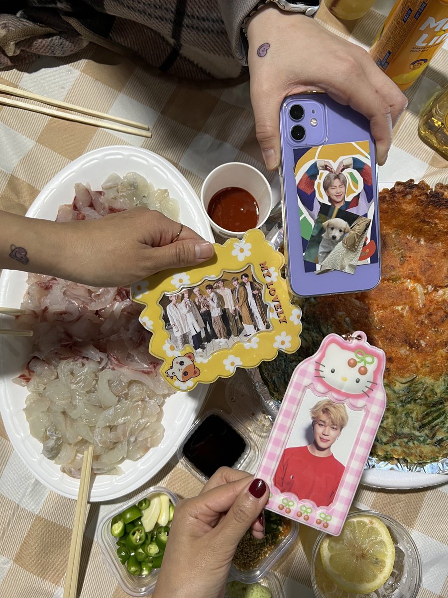 951013mg's tweet photo. 보라빛으로 물든 광안대교를 보며 치얼스🥂💜 https://t.co/pXGcvrK6s8