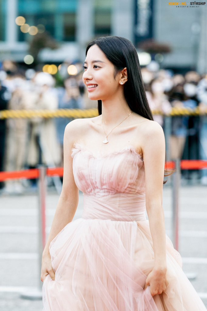 bona pics 🍒 tweet media