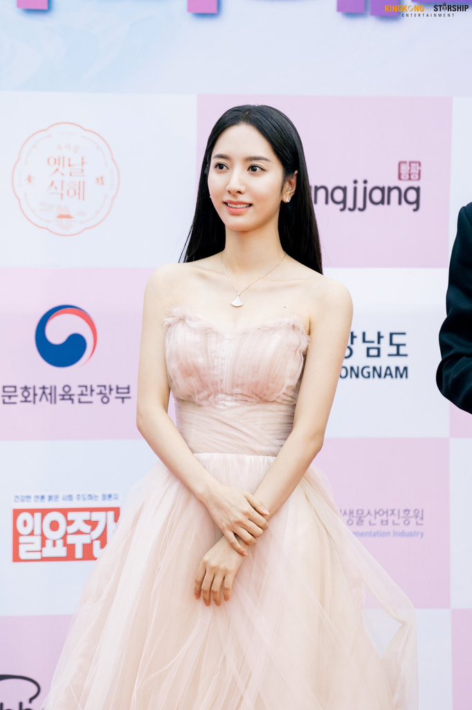 bona pics 🍒 tweet media