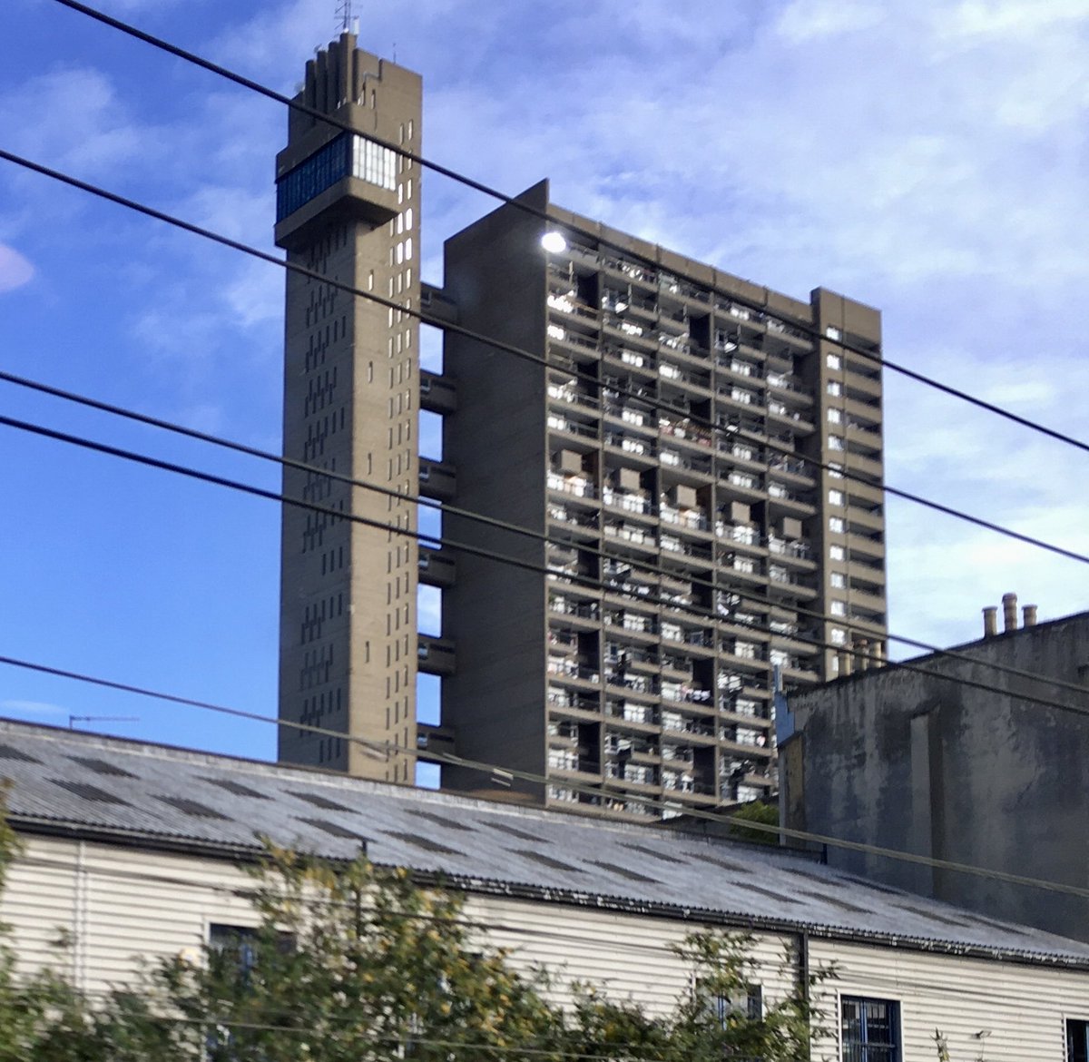 Looking fab from the train, this star of Brutalist Britain, ⁦<a href="/BatsfordBooks/">Batsford Books</a>⁩ ⁦<a href="/C20Society/">C20 Society</a>⁩ . Shame I’m looking at Deco today but check C20 events for lecture and walk on brutalism
