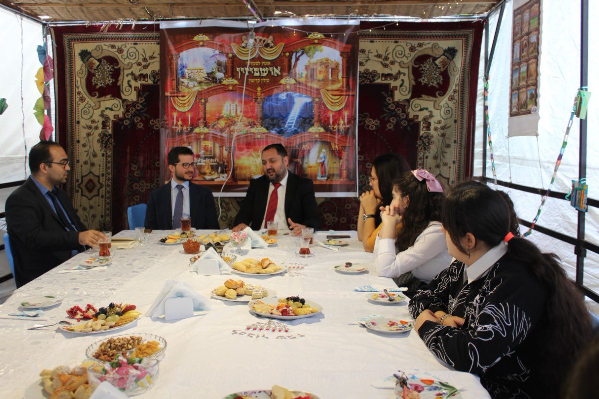 GeorgeDeek's tweet photo. Such a joy to join the Sukkot of the Jewish community in Baku and celebrate with dear friends this holiday! 
Jewish life in Azerbaijan continues to thrive, and the interreligious coexistence continues to be an example to the region and beyond.

Chag Sameach! 🇮🇱🇦🇿 https://t.co/5N73oiH3Ja