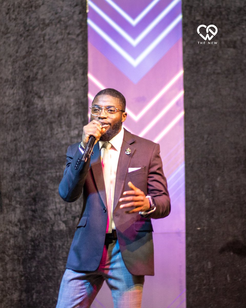 TheNew_Akure's tweet photo. I AM THE NEW! 
I AM SUPERNATURAL! 
I LOVE THIS CHURCH!

#Wearethenew #Postureofprayer #Sandmovement #Sandsoftime https://t.co/vUxDCWmHzP