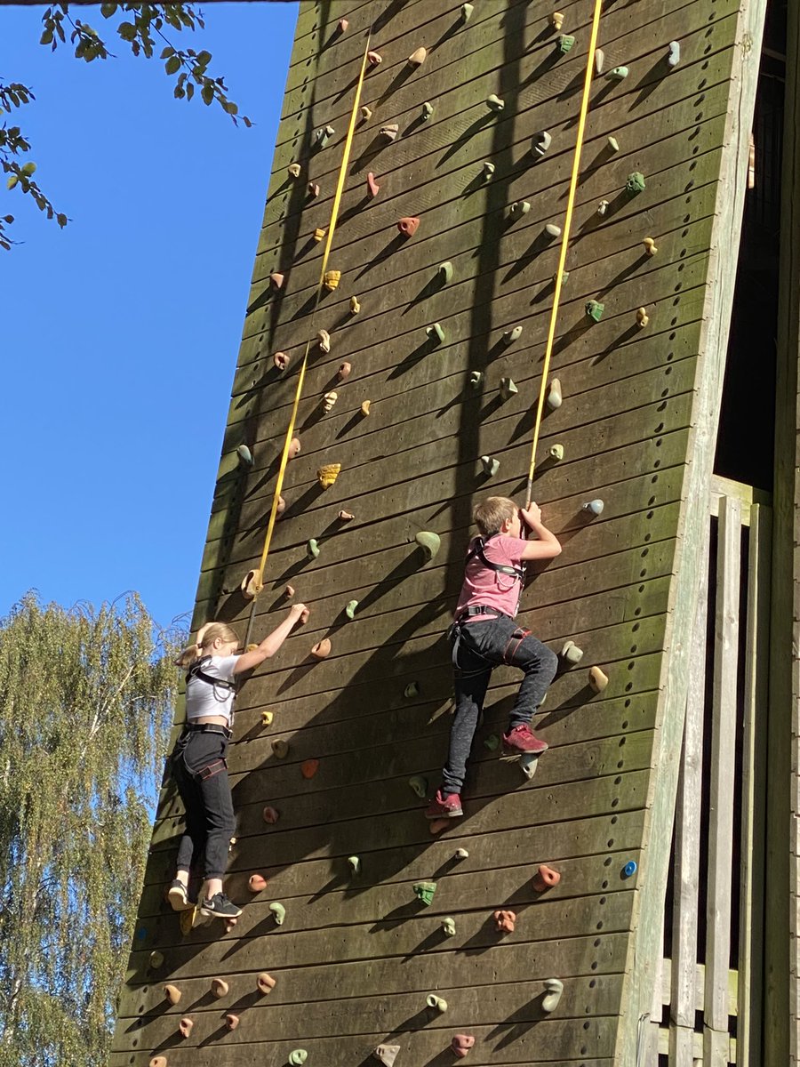 johnson_2R's tweet photo. A race on the climbing wall! @PGLTravel @TheRichmondSch https://t.co/6alQfa9v7V