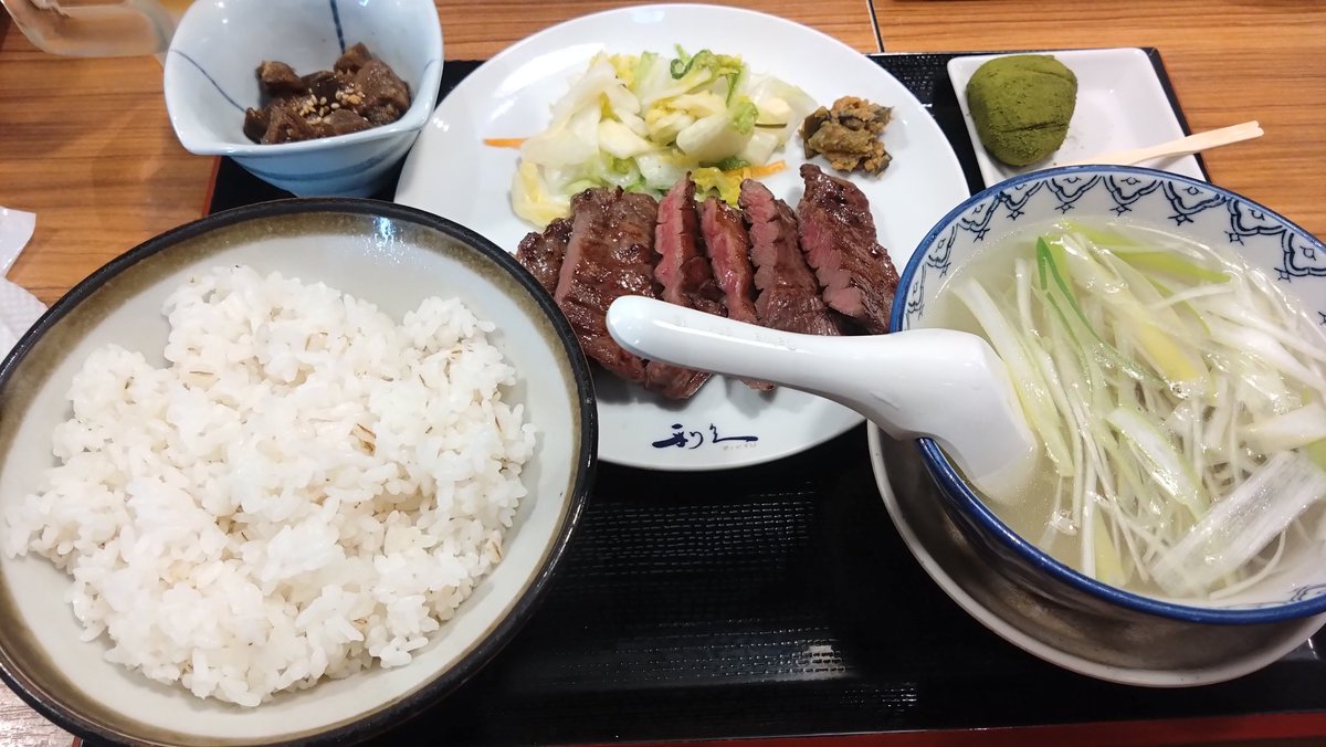 maruma017's tweet photo. ライブの後はお肉食べたくなるよね… https://t.co/MhDw7uXfyh