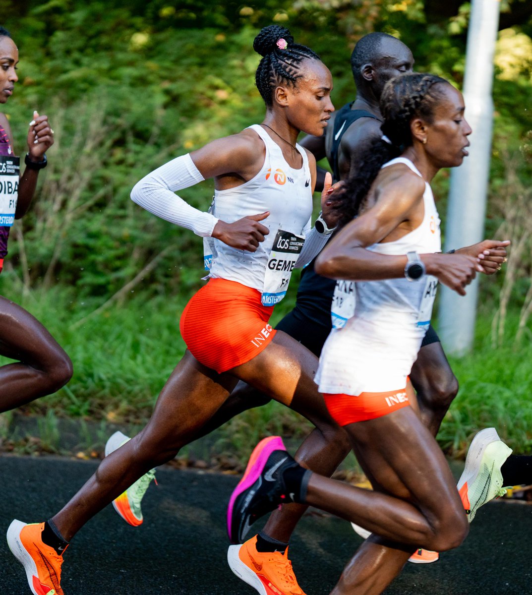 An amazing race for our ladies in Amsterdam! 🇳🇱 A win and fastest debut ever for Almaz Ayana - 2:17:20 Third place and a fantastic time for Tsehay Gemechu - 2:18:59 #AmsterdamMarathon #NNRunningTeam