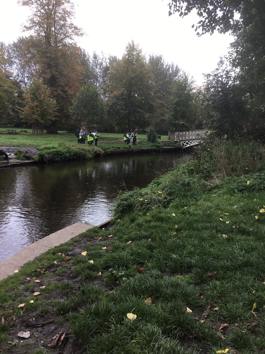 GoldfinchPrmry's tweet photo. Super Starlings had a fantastic trip to @MordenHallPkNT to support our geography learning about rivers. We spotted river features and measured channel width and depth and speed of flow at different points of the river. #learningaboutnature https://t.co/GRcQIgbb55