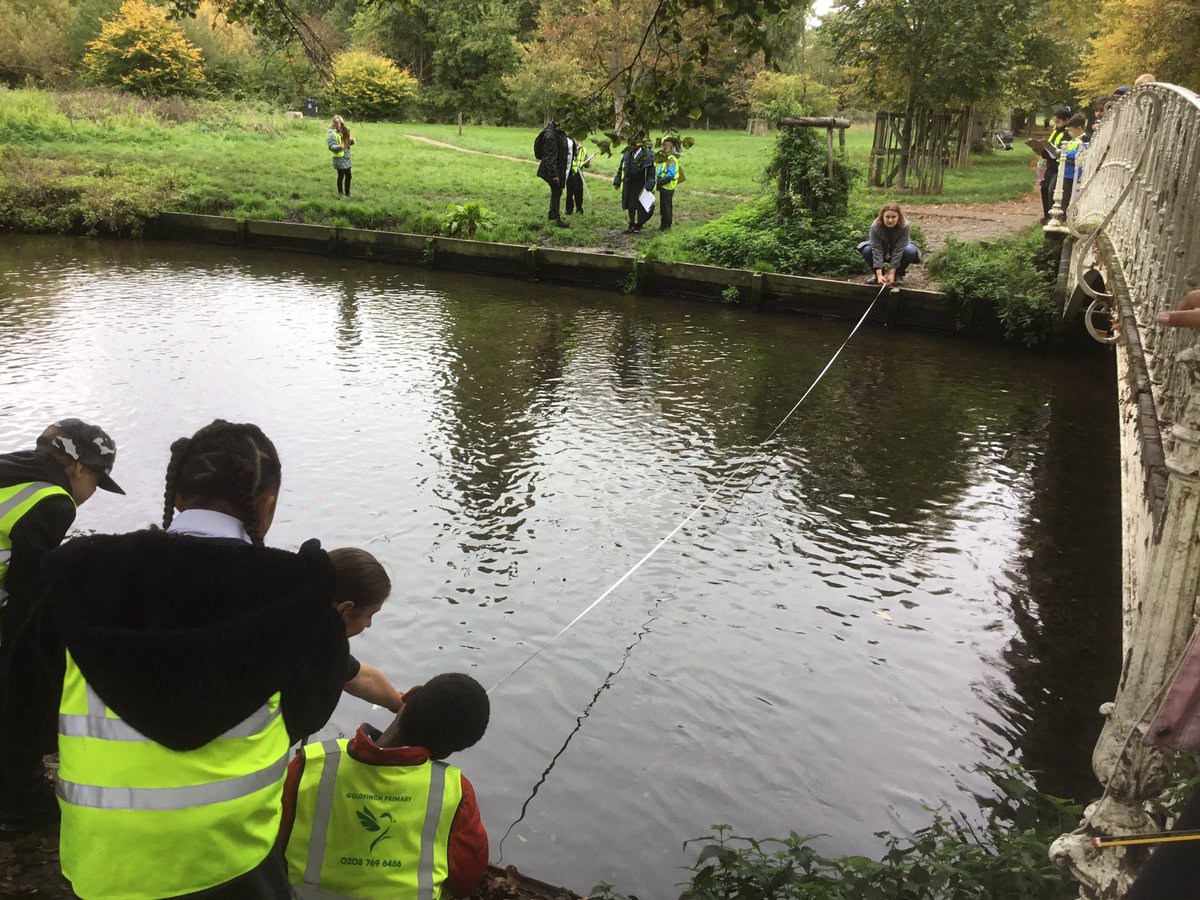 GoldfinchPrmry's tweet photo. Super Starlings had a fantastic trip to @MordenHallPkNT to support our geography learning about rivers. We spotted river features and measured channel width and depth and speed of flow at different points of the river. #learningaboutnature https://t.co/GRcQIgbb55