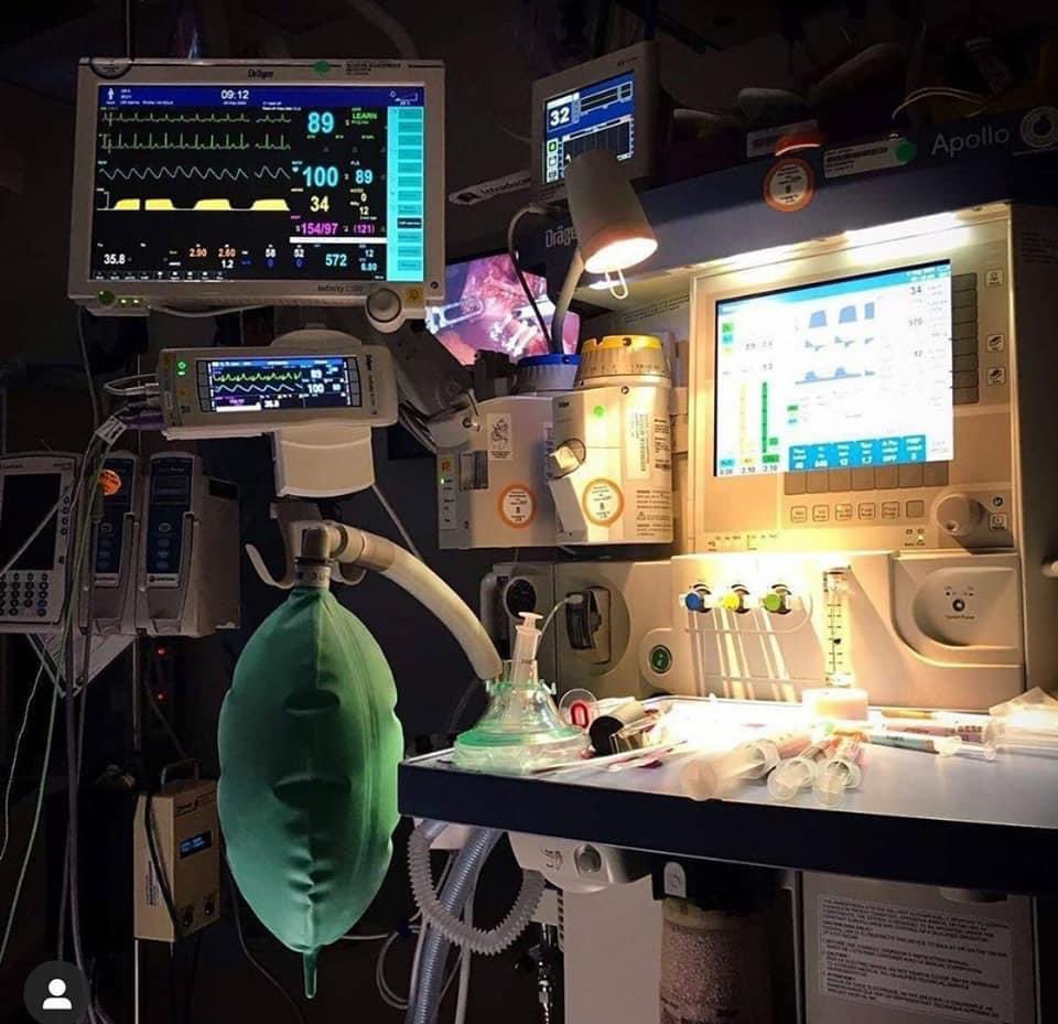 AhmadSalama529's tweet photo. - #WorldAnaesthesiaDay 😴
   How it started                      How it’s going https://t.co/LZZmcqQlSQ