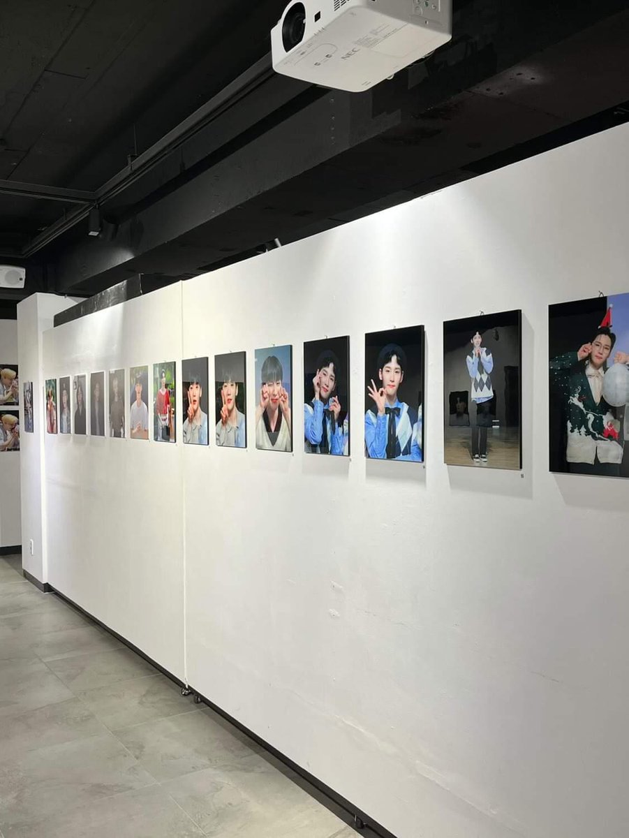 mangcho_1015's tweet photo. #AB6IX #전웅 #youth26
#웅이의_youth26
마감시간 거의 다 되서 도착해서 아쉽게 둘러볼 시간이 없었지만 럭드 해서 1등 당첨 됐으니 배송오면 그 액자를 감상하면서 전시회의 감성을 다시 느껴보도록 하겠습니다 이쁜 웅이사진이 가득가득했던 전시회였어요 주최해주신분들 감사합니다😆😆😆❤️❤️❤️❤️ https://t.co/FSXP3xQDRk