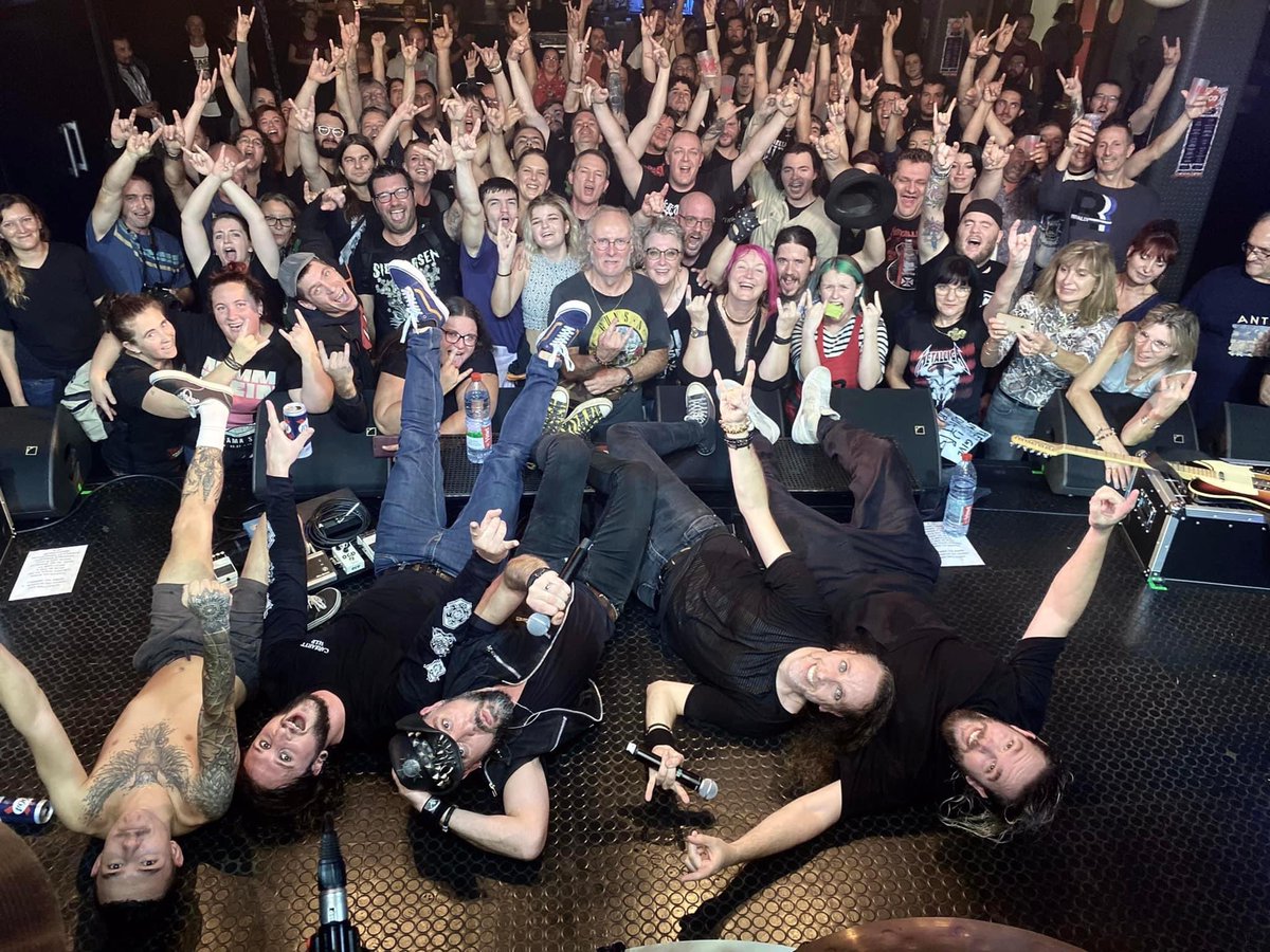 Sidilarsen's tweet photo. Montluçon : renversant ! 🔥❤️🙏🏻
#sidilarsen #ovtc #french #metal https://t.co/EDS3eX12eQ