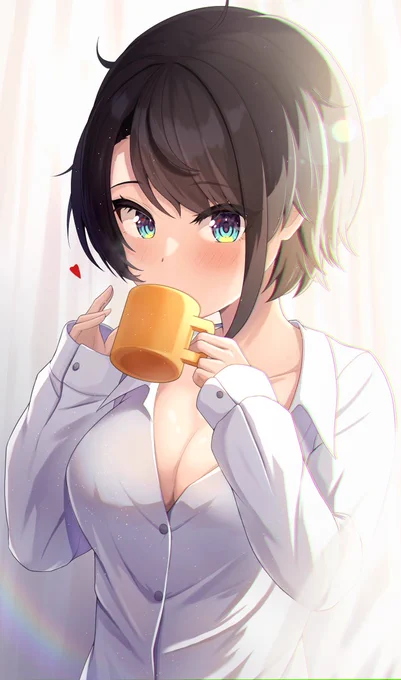←スバルちゃんの歌と咳払い集を聞いてスバ友になった時に初めて描いたスバルちゃん(2年前)→最近描いたスバルちゃん#世界私の絵柄変わりすぎだろ選手権 #大空スバル 