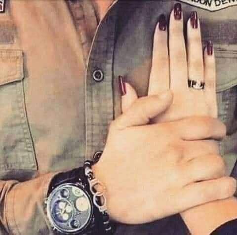 SEVGCaN8's tweet photo. &
Ne seçmektir " aşk ,,,,,,,\
/,,,,,,,,,,,, Ne' de seçilmek,,
Ne aramaktır " aşk, ,,,,,,,,\
/,,,,,,,,,,,,, Ne' de bulmak,,
O'lmaktır " aşk" fark etmeden,,
/,,,,,,,,, O' nun yüreğinde olmak...❗
__//❤️🩹🤍❤️🩹🖋
#SEvGiCaN & https://t.co/Syastu5aiA
