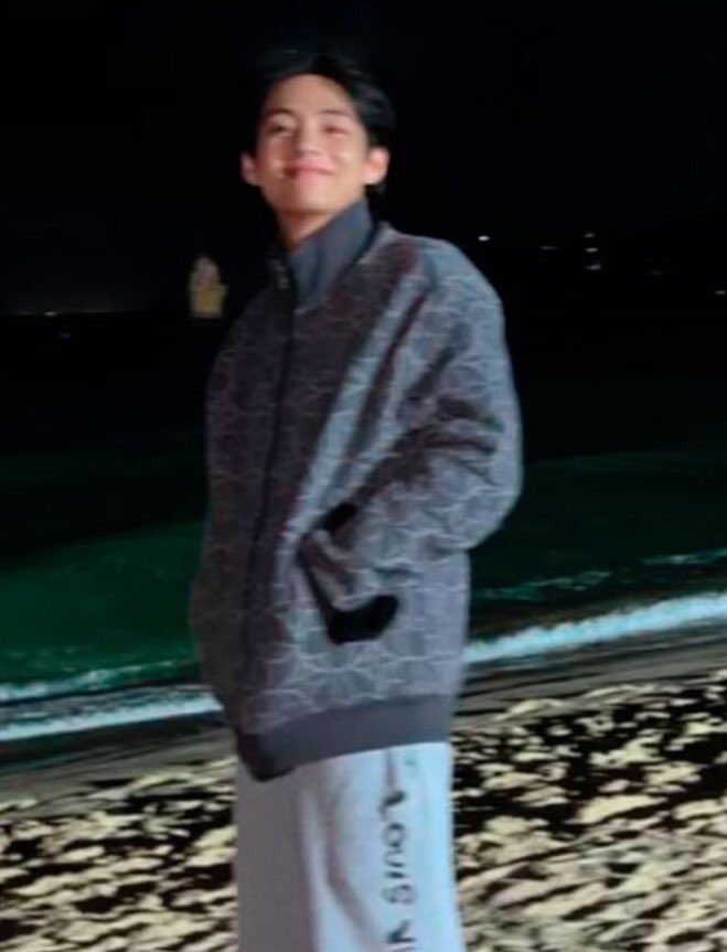 archivefortae's tweet photo. HIS LITTLE FACE https://t.co/AhdbKPsuA5