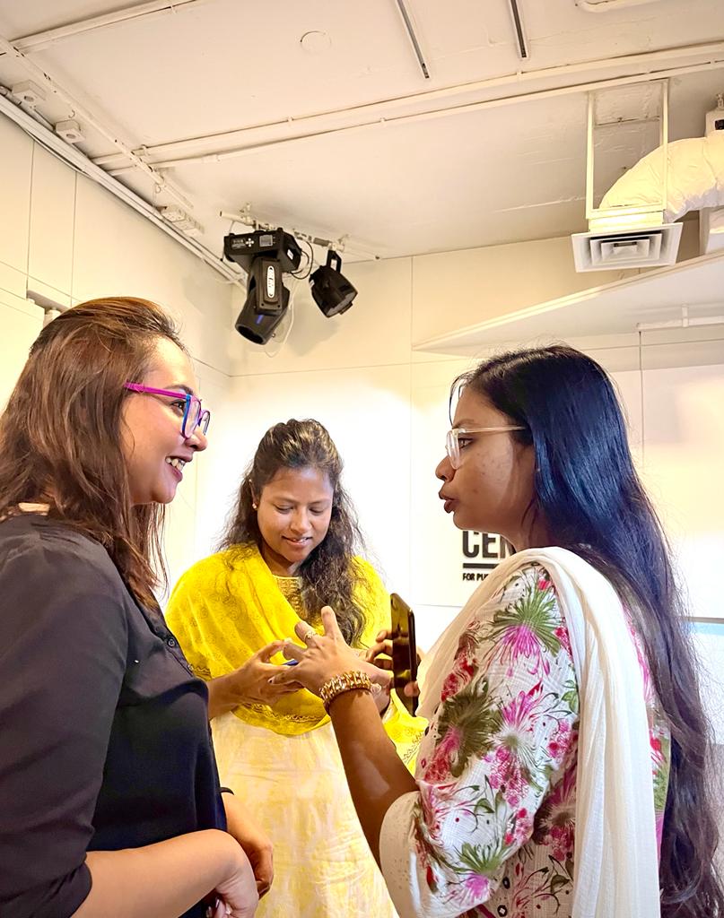 Green_ink_bd's tweet photo. The team of Project @Delivery_Appa  by @Green_ink_bd. was invited to speak on a panel at the @YYGoshthi Networking Meet on October 04, 2022
The Meet and Greet session was a great opportunity for the team to connect with more young, and inspiring social entrepreneurs in Dhaka. https://t.co/b4TjMB1DcE