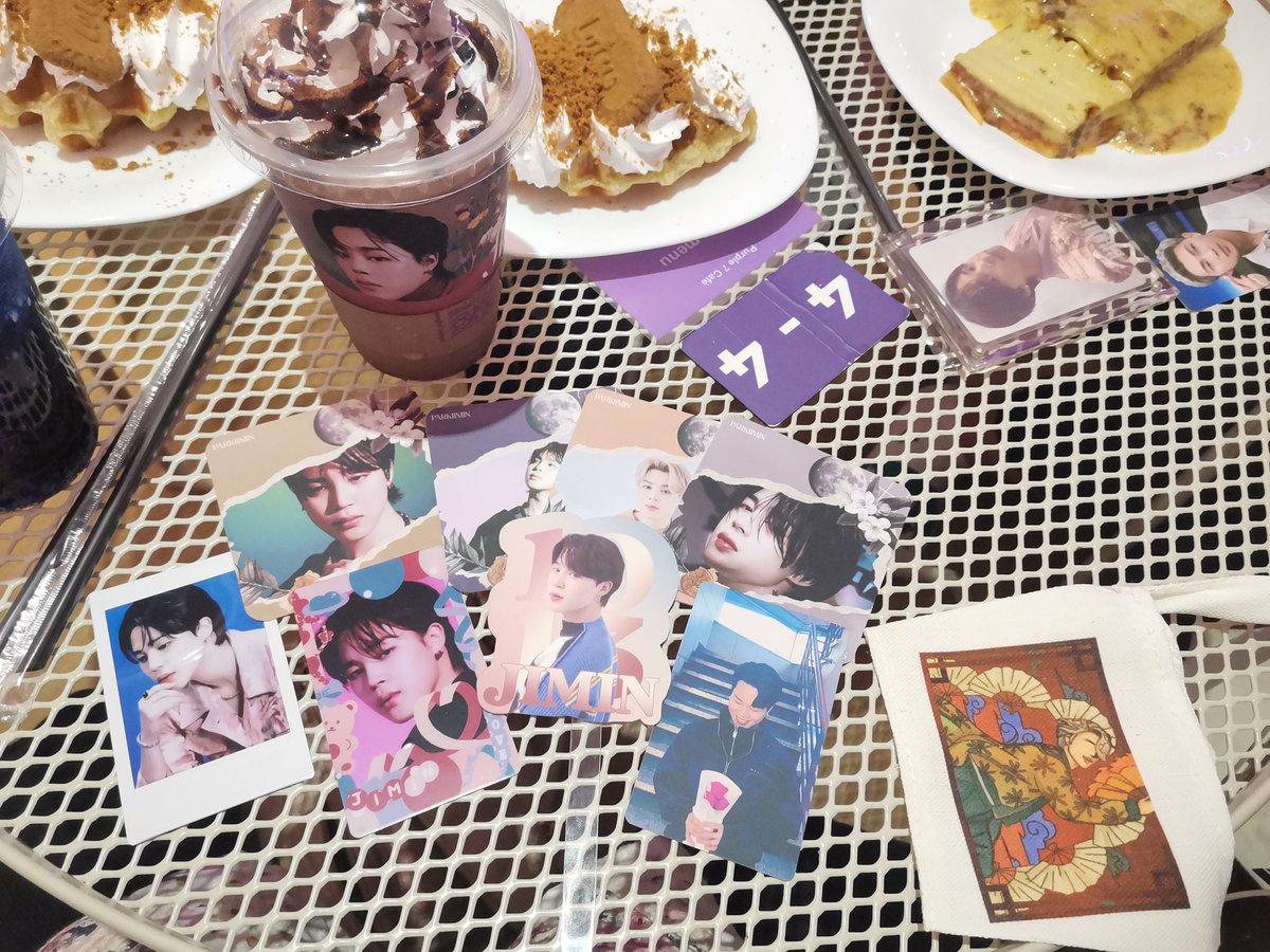 purplemintae95_'s tweet photo. Finally got to visit the prestigious @Purple7Cafe 💖

And another army time with my besties 💜 Thank you so much @luckychp00 and @Tata95v_

Quick yet memorable day again that I will save in my BTS moment 😍

More of this please pero mahabang oras naman pu 🥺💓 https://t.co/cnoqU7Ywor