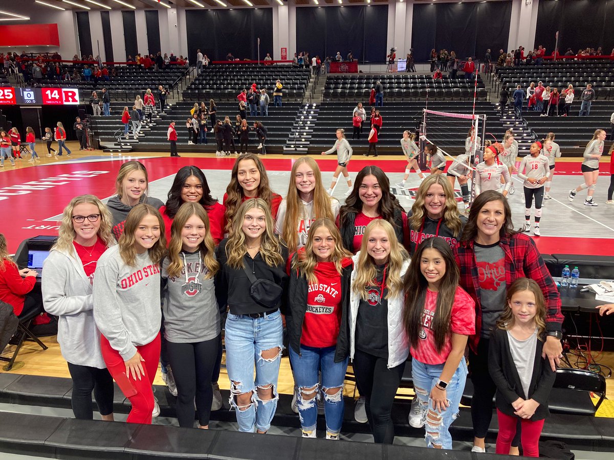 cghsvolleyball1's tweet photo. The Varsity team had great night of volleyball and fellowship watching the @OhioStateWVB win over the Rutgers! Time together is always something we cherish♥️ 
Now, it’s tournament time….! 🏐🐾 #GRIT https://t.co/35UJHU0OjH