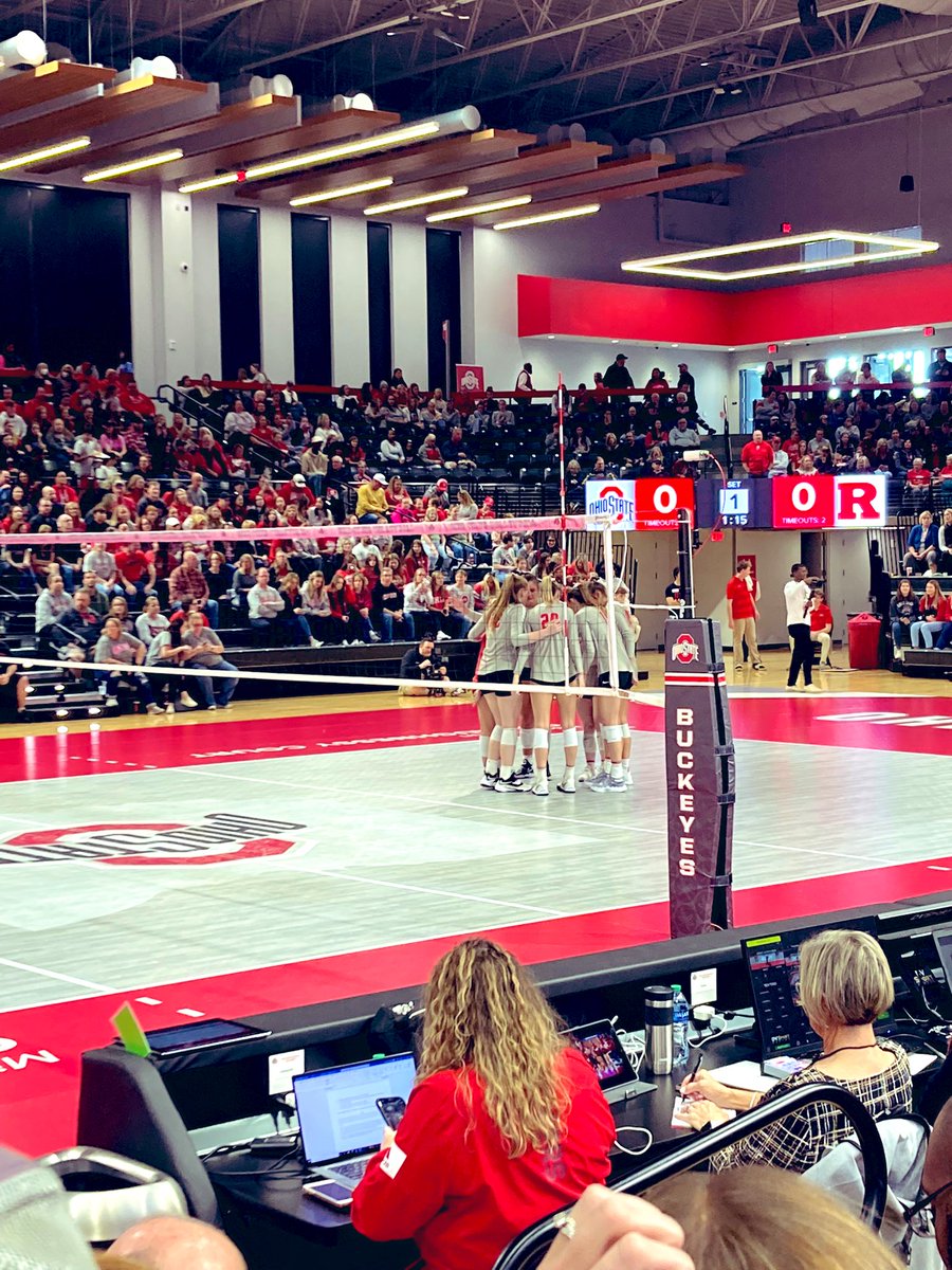 cghsvolleyball1's tweet photo. The Varsity team had great night of volleyball and fellowship watching the @OhioStateWVB win over the Rutgers! Time together is always something we cherish♥️ 
Now, it’s tournament time….! 🏐🐾 #GRIT https://t.co/35UJHU0OjH