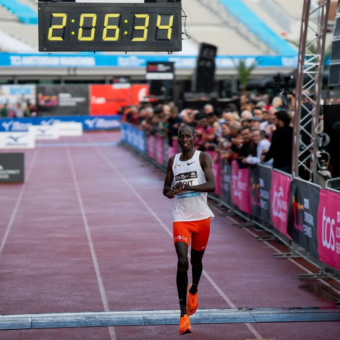 A solid race for our male athletes!👏 P4. Abraham Kiptoo – 2:05:04 P5. Huseydin Mohamed – 2:05:05 P8. Laban Korir – 2:05:41 P10. Josphat Boit – 2:06:34 P12. Martin Musau – 2:09:04 #AmsterdamMarathon #NNRunningTeam