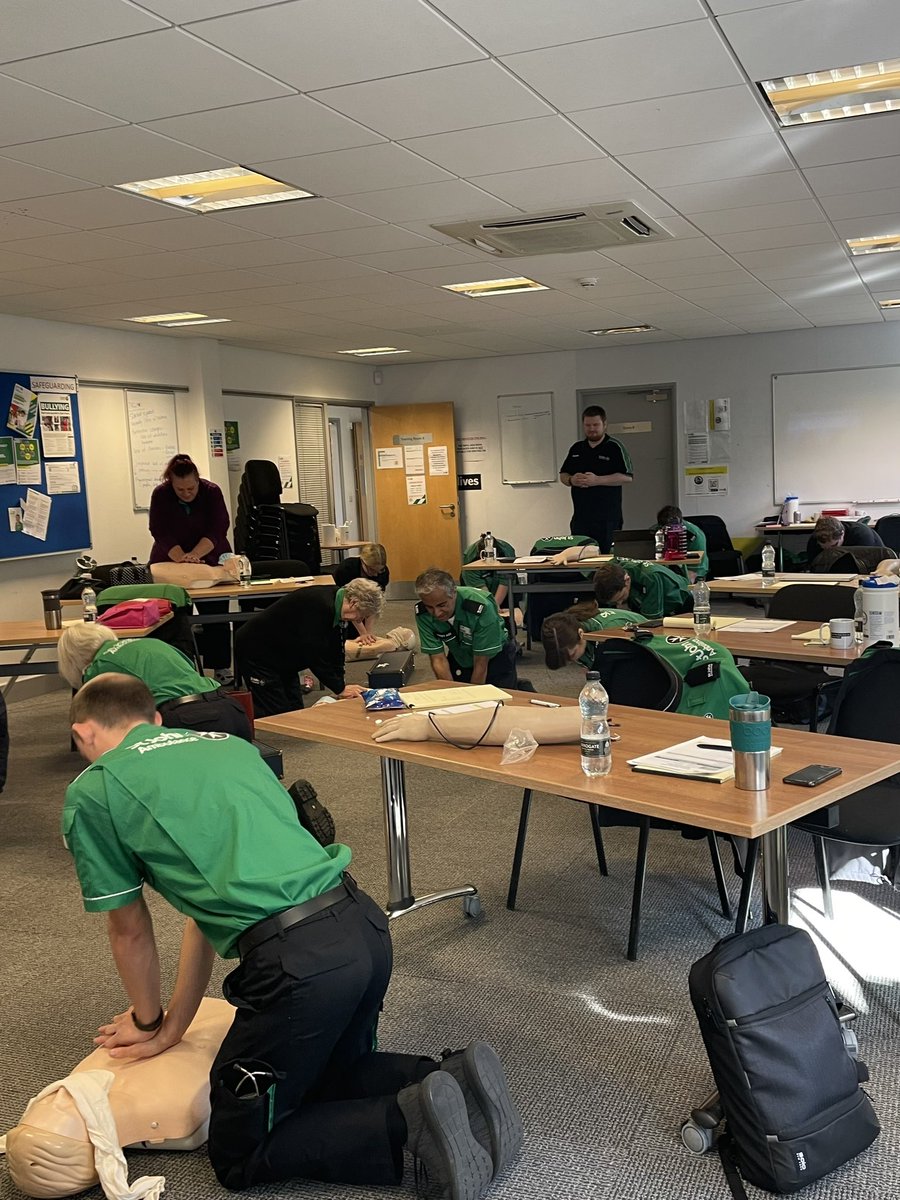 Trainer essential education for role going well in Stockport with synchronised CPR. Lots of questions and interaction. Great vibe 💚 with @MattSJADTL @SJAIntTraining