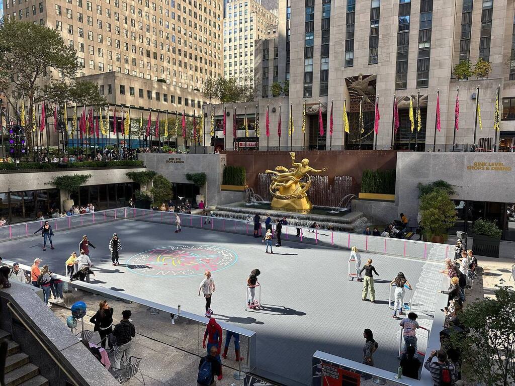 theitxp's tweet photo. I never realized they made #rockefellercenter ice rink into a skating rink during the warmer months! I guess I’m out of touch. #skating #cool https://t.co/WfGoOHnnoc https://t.co/k7Lip8X6ia