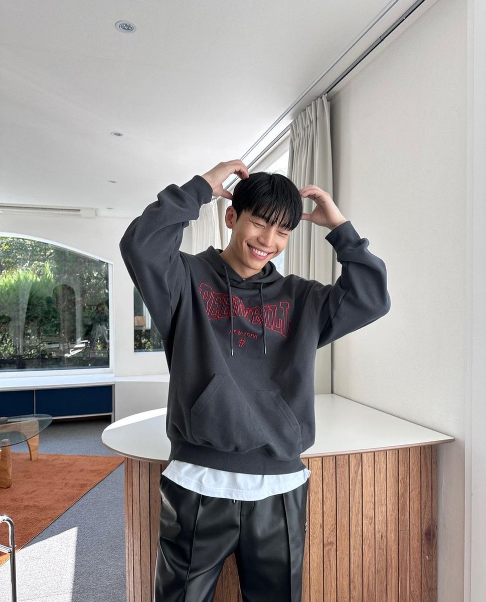 [📅] 161022 @/wi__wi__wi IG
updates📢

: ผมต้องการเจอทุกคนโดยเร็วที่สุด ระวังหนาวกันด้วยนะครับ 😊💪

#위하준 #WIHAJUN #WIHAJOON
#วีฮาจุน