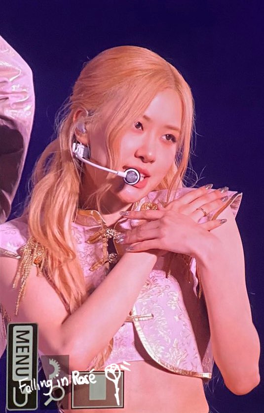 FALLING IN ROSÉ tweet media