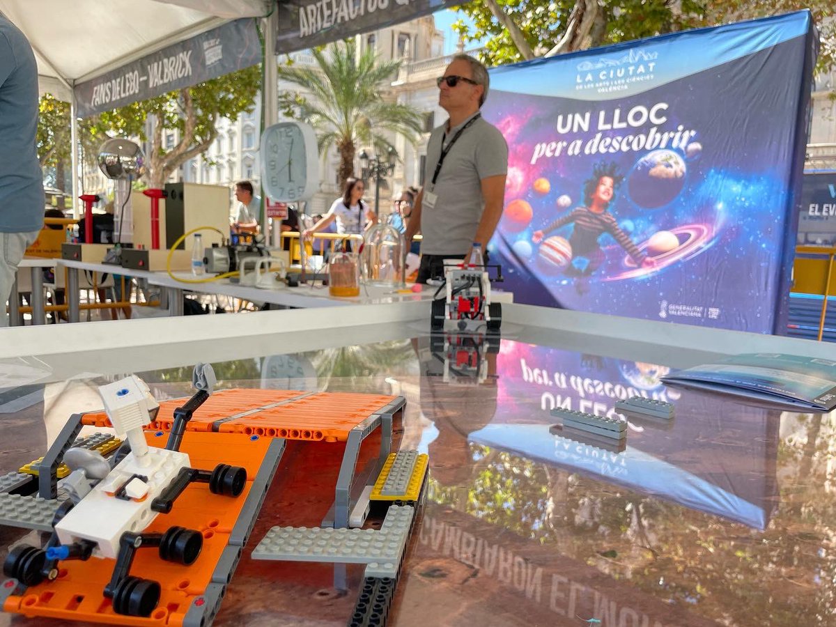 vlciconnect's tweet photo. 🤖 👧 ¡El #VLCStartupMarket es para todos los públicos!
 
Los y las más peques aprenden de ciencia y tecnología con los talleres que tenemos preparados. Además, tienen la oportunidad de descubrir a referentes #DoneStem

¡Qué mejor que aprender jugando! https://t.co/4KXVtK6GYK