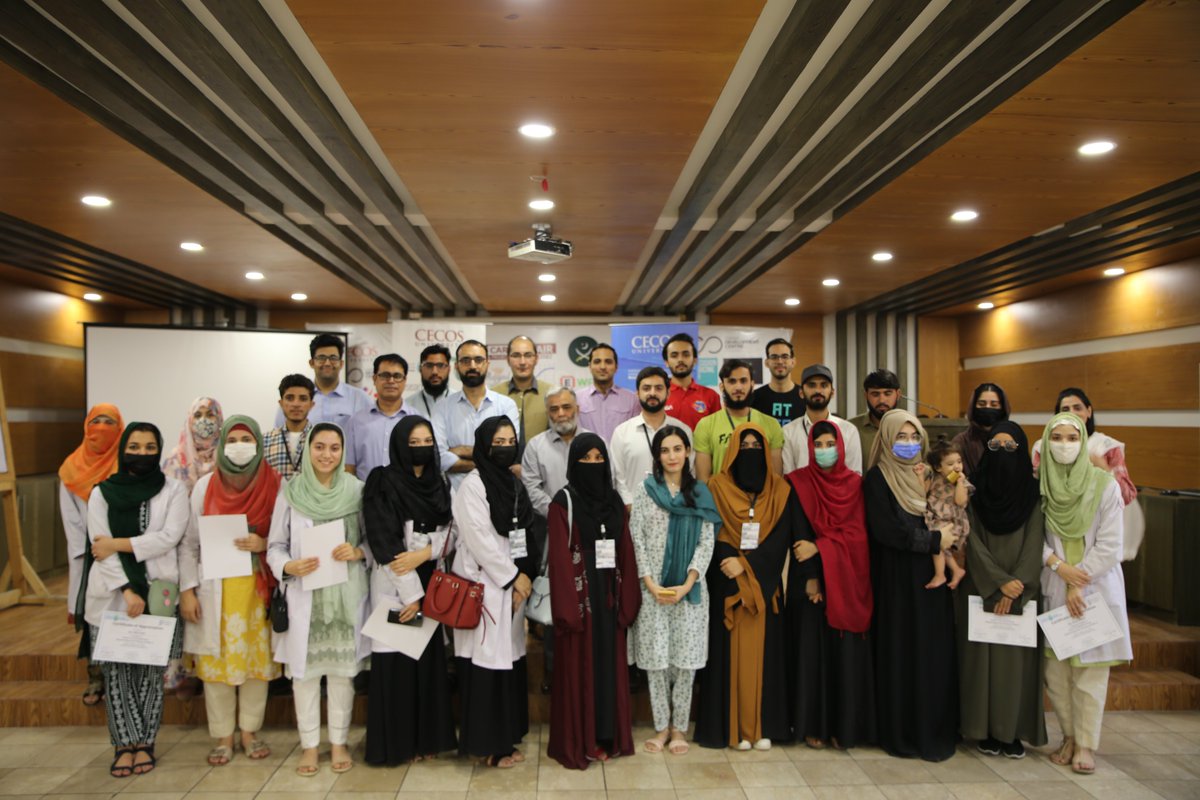 iibcecos's tweet photo. It's wonderful to see the BS students of Biosciences so curious about the workings of Science and so inclined towards learning and practicing it. With such proactive disciples, Biosciences is taking giant strides real soon in #Pakistan. Press on, Young Scientists! https://t.co/huNAdYv4sY