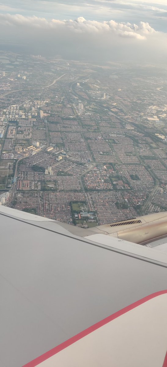 theaircraftguy_'s tweet photo. Banking left as i take my leap into sharing aviation content! 😁

What kind of content would you like? https://t.co/Rbvlq3mzCC