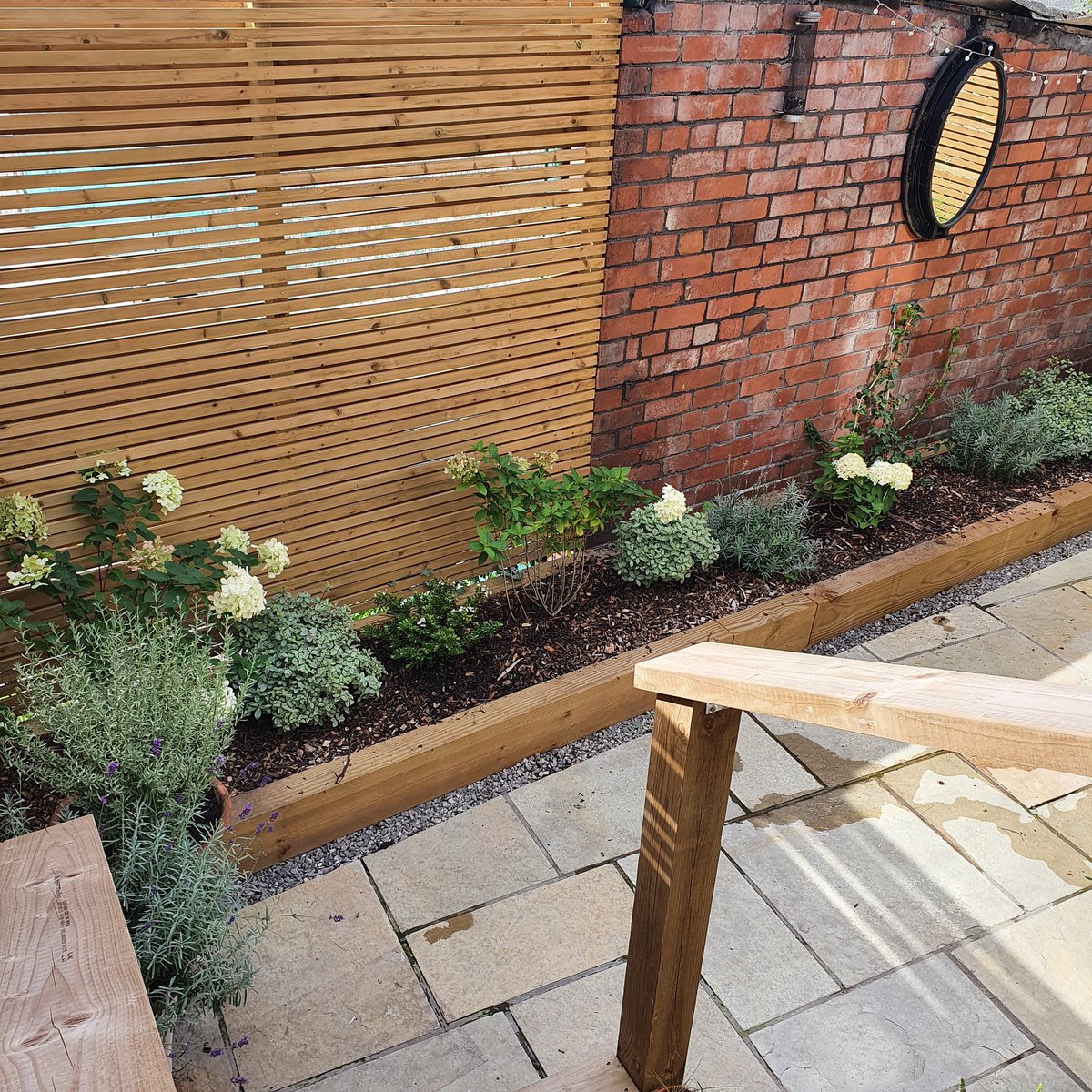 secretgardenweb's tweet photo. 07:48

N 76%

New reel

Edit cover

We revisited this #bristolgarden mid September, which we #landscaped earlier this year. Great to see all the plants #growing and developing!
#timberscreen #timberscreening #yellowlimestonepaving #yellowlimestone #redbrick https://t.co/zN3U7ba3o1