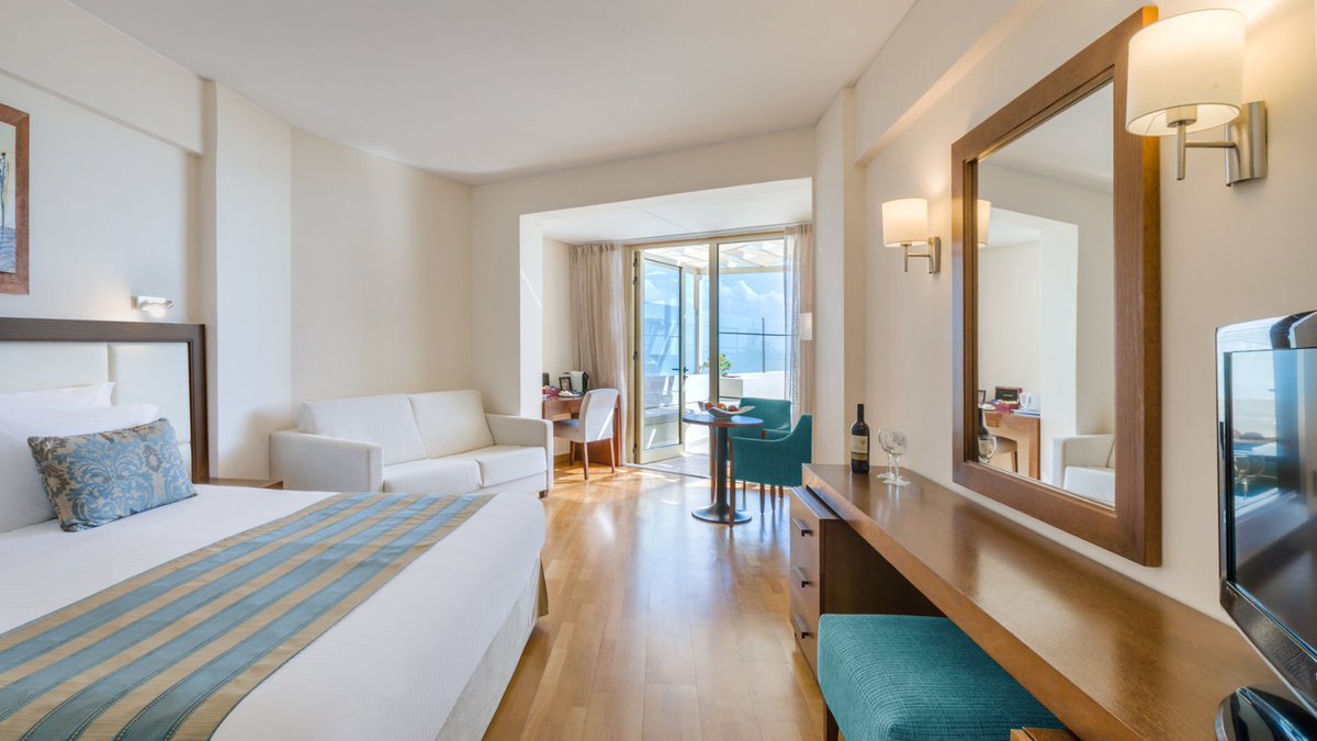 GoldenBayCyprus's tweet photo. Your home away from home awaits you with magnificent views! Youโre already dreaming about it, right? Now letโs make it happen: https://t.co/1ExodkEYZG
#goldenbaybeachhotel #booknow #makeyourdreamstrue #hotelroom #minisuite #holidays #larnaka #cyprus https://t.co/ByFJnIMIK9