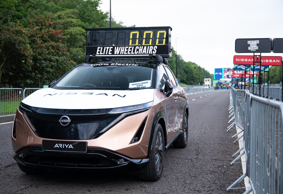 Nissan is proud to be supporting all runners at the #GreatSouthRun today @Great_Run with our #NissanARIYA lead vehicles & inclusive LGBTQ+ cheerzone 🌈

You can listen to our Run Proud playlist here 👉 ms.spr.ly/6012dPB3C

#NissanPossibilitiesProject #RunProud #GreatSouthRun
