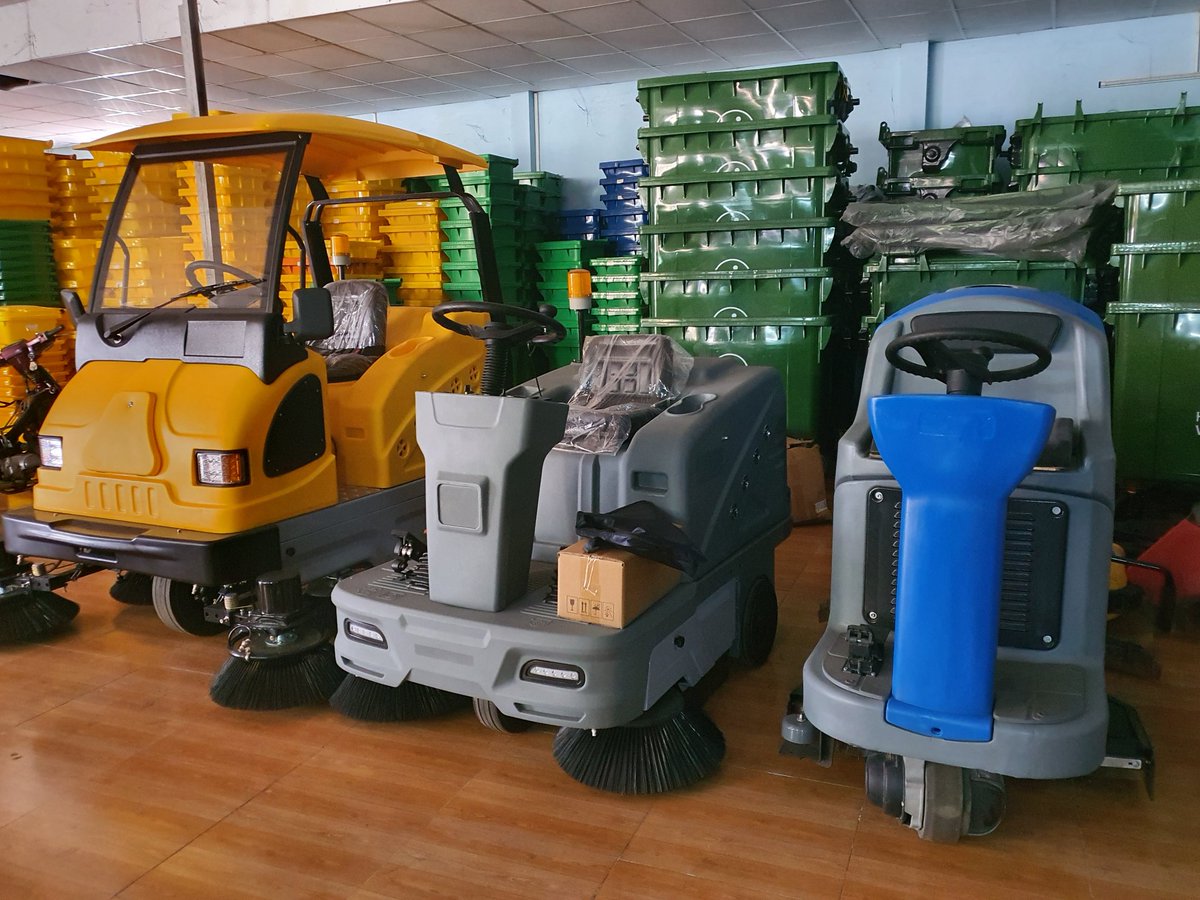 Magnum_sweeper's tweet photo. Stock available HCM City branch 
#maychasan 
#mayvesinh 
#xequetbui 
#scrubber 
#sweeper
#magnumcleaning https://t.co/yYsT9XFyIP