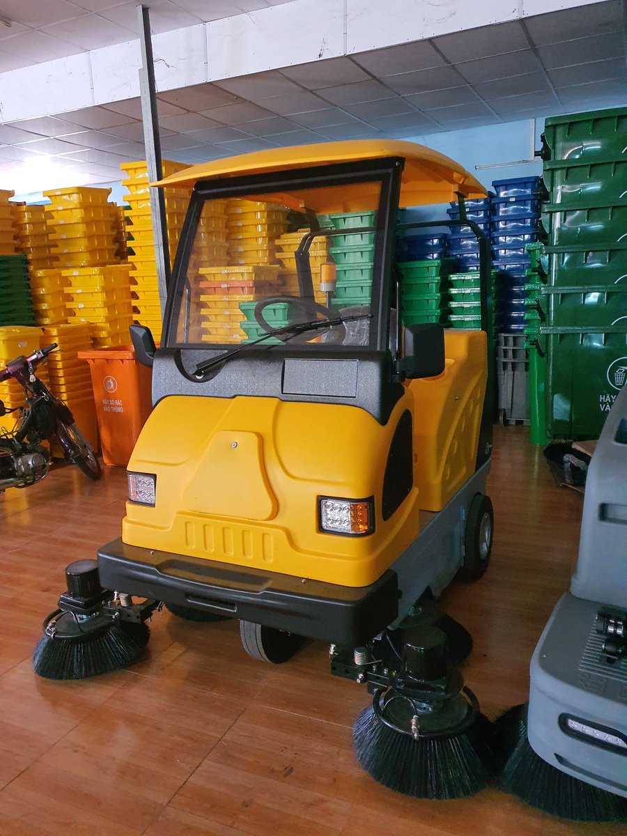 Magnum_sweeper's tweet photo. Stock available HCM City branch 
#maychasan 
#mayvesinh 
#xequetbui 
#scrubber 
#sweeper
#magnumcleaning https://t.co/yYsT9XFyIP