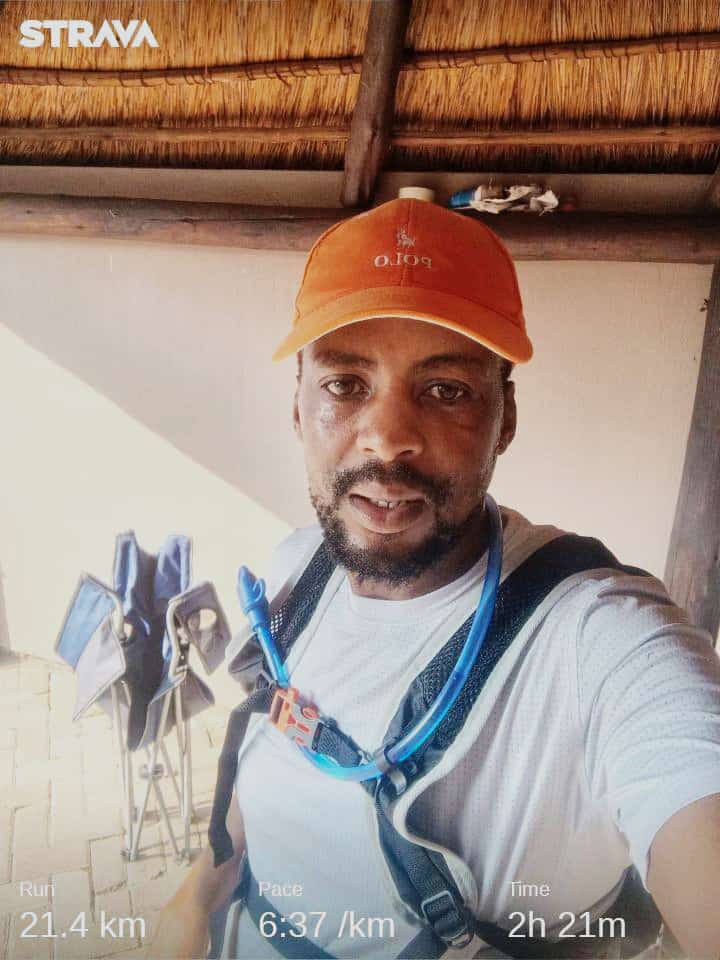 tello_rams's tweet image. Woke up and showed up.

#Tshabakoo 🏃🏃🏃
#double2021efforts 
#RunningWithTumiSole 
#Fetchyourbody2022 
#progressoveremotions 
#IPaintedMyRun