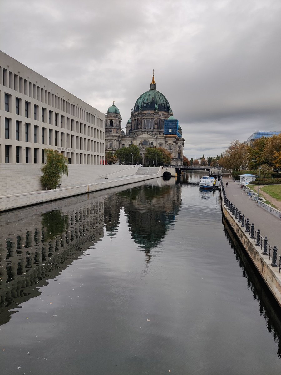 GiuliaSingolare's tweet photo. Once such a sky would have changed my mood. Today I am happy and appreciate all the nuances of life. 
#coaching #learning #shiningbees #berlin #development https://t.co/1HlUPXb88u