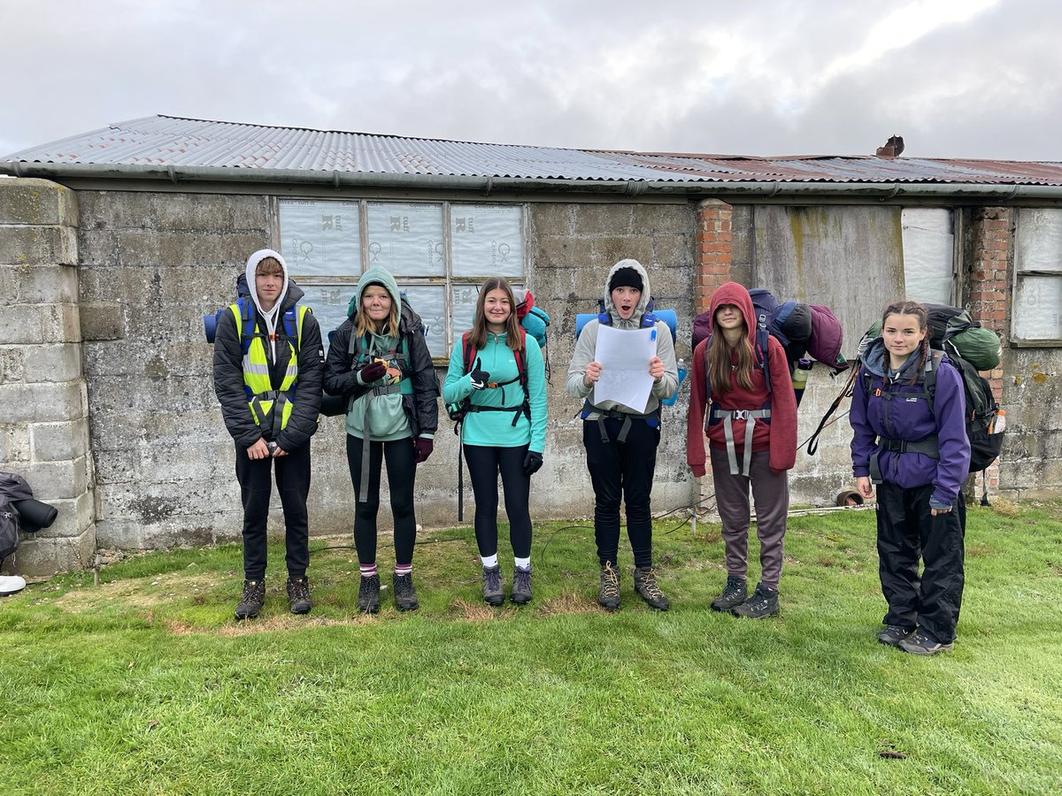 dofehobart's tweet photo. Congratulations Yr11 @HobartHigh DofE…a successful assessed weekend completed! Great effort by all! Thank you to all staff who came out to support and DofE dog Buddy 🐶! 👏⭐️🏕️🥾🗺️ https://t.co/NMxW88yT1H