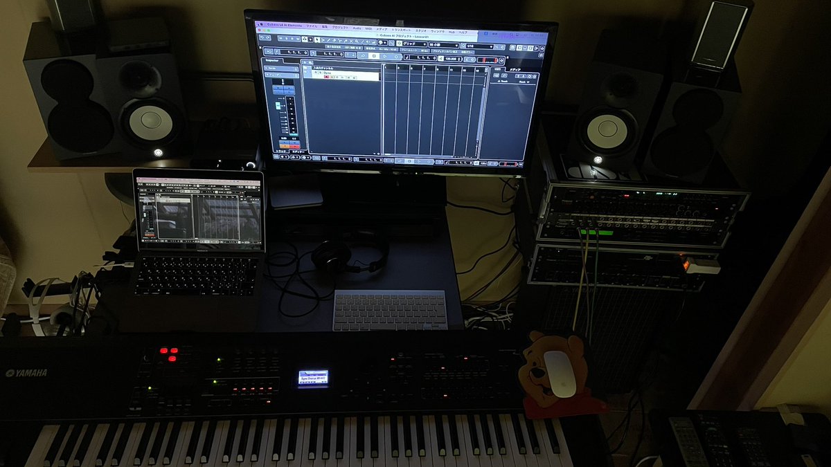 toto_sour's tweet photo. 小学生の時にFGギターを譲り受けてから、YAMAHAフリーク。子供も手が離れたのでもう一度音楽活動にのめり込むためにあれやこれやと試行錯誤の上、漸くセッティング完了!HS5モニターは音像が凄い! #macbookair #cubaseAI #UR22C #S70XS #MO6 #DX7Ⅱ #FG250 #DD65 #NSBP200 #ヤマハマイスタジオ https://t.co/RNyPgbzkRa