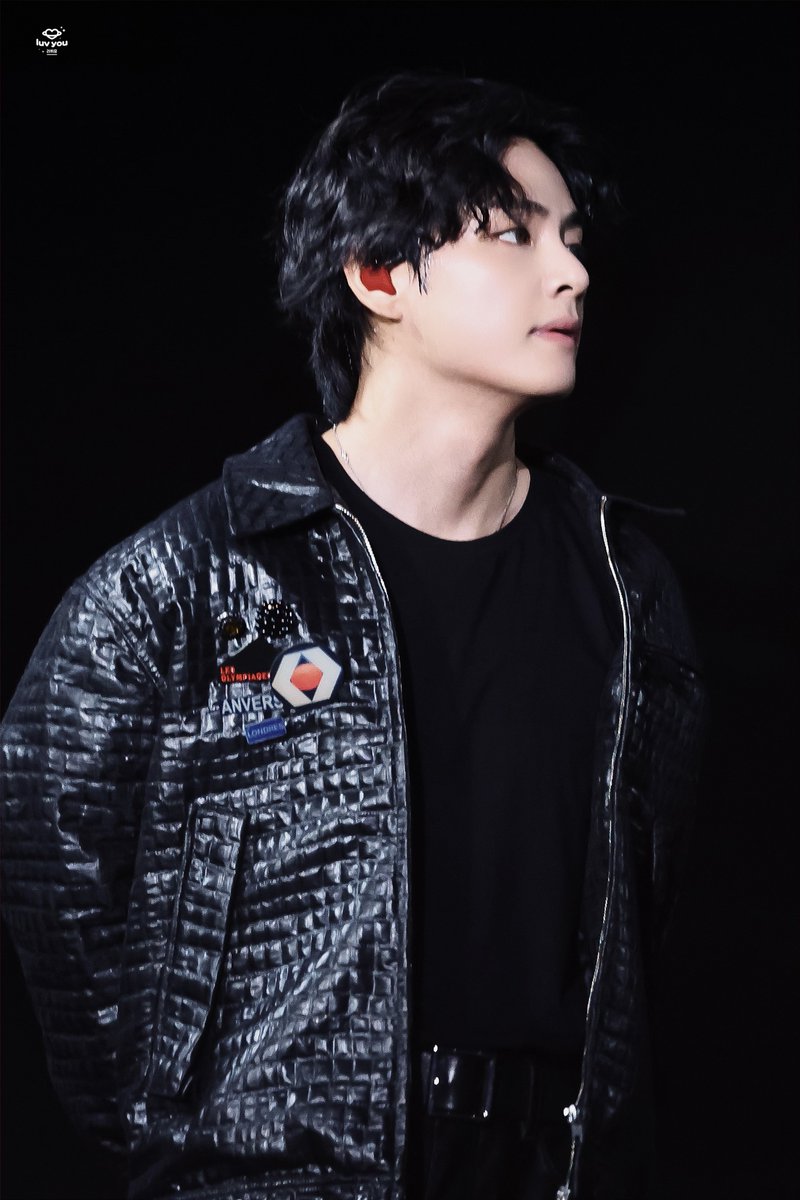 luv_you1230's tweet photo. •HD• 221015 YET TO COME
#YetToComeinBUSAN
#KIMTAEHYUNG #김태형 #방탄소년단뷔 #태형 #BTSV #V #テテ@BTS_twt https://t.co/GwNzsii1eR
