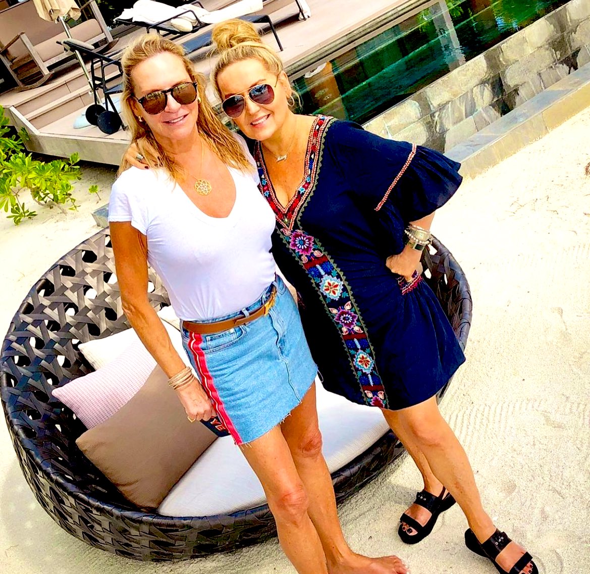 melissahoyer's tweet photo. #Flashback to a pre-pandemic trip to Tahiti where we judged the Mr Tahiti comp (yup!) b4 a visit to @TheBrandoResort @BoraBoraPhotos @MeridienBora https://t.co/IQeiB0on0S - wouldn’t you love to be there! #travel #escapesnaps @escape_au #tahiti @TahitiTourisme
#Wanderlust https://t.co/zkvVG1mo67