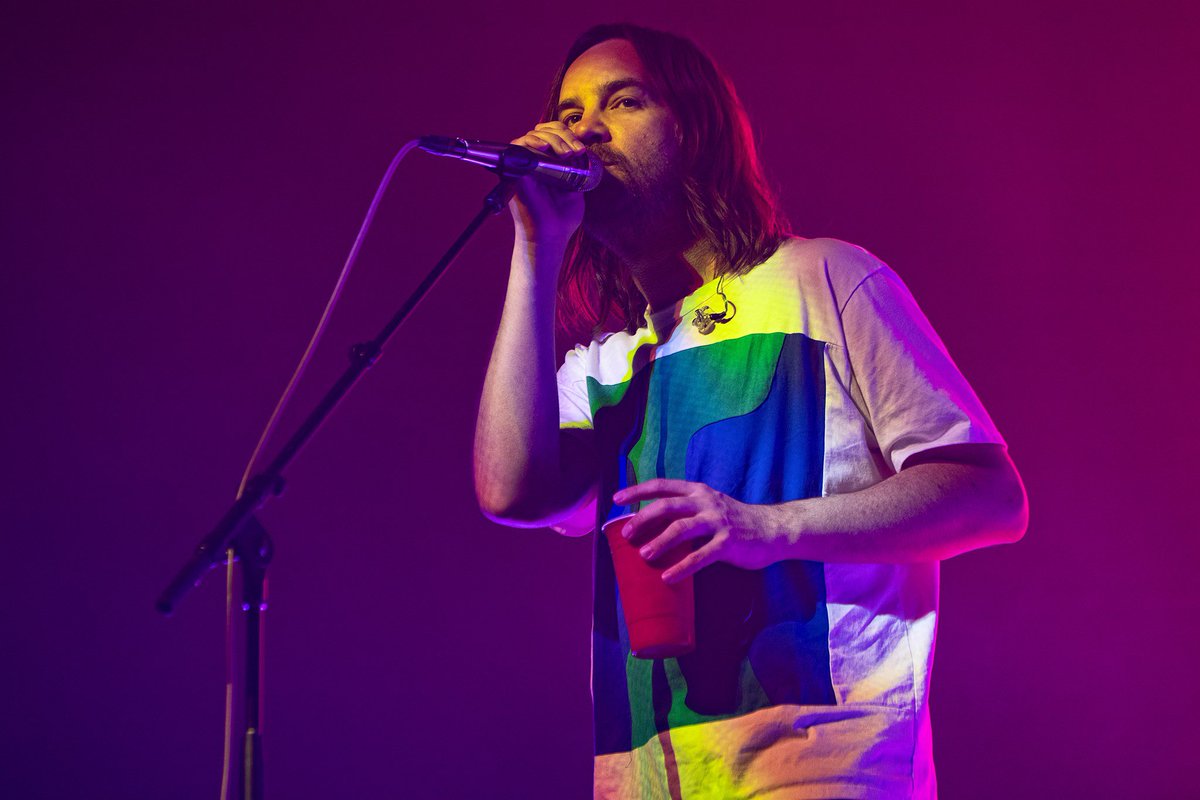AmbientDoug's tweet photo. Photographed @tameimpala last night in Auckland. Fun shoot! #AionWell #Rushium https://t.co/5ogFNlYJUM