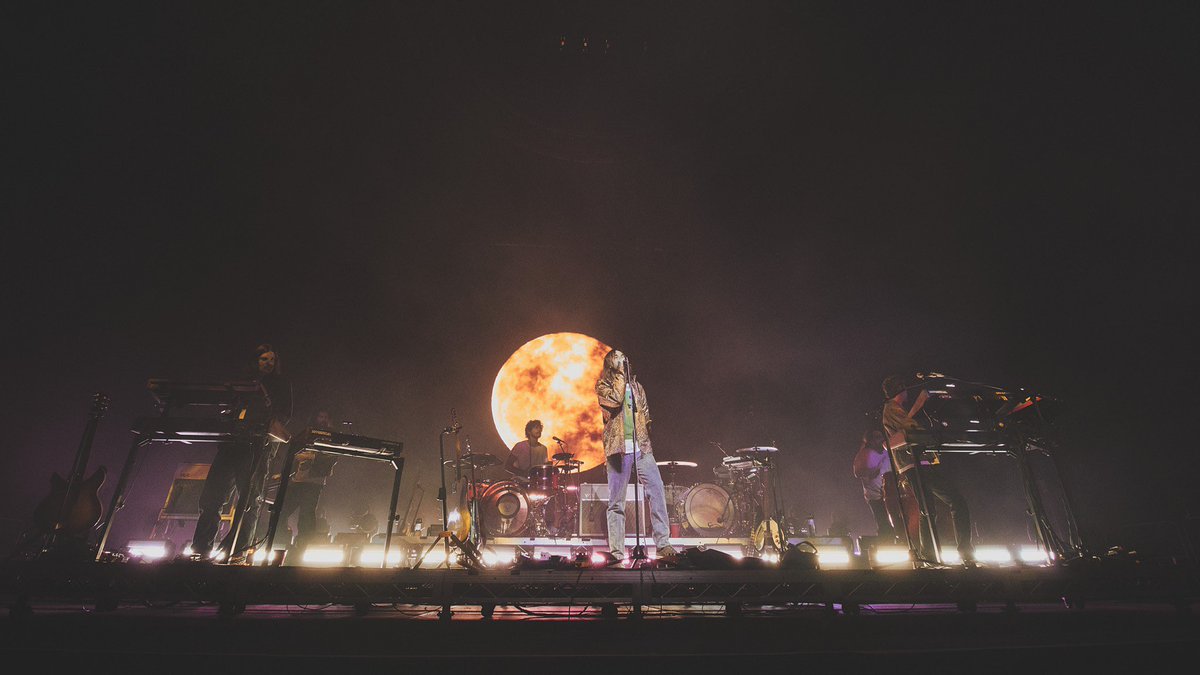 AmbientDoug's tweet photo. Photographed @tameimpala last night in Auckland. Fun shoot! #AionWell #Rushium https://t.co/5ogFNlYJUM