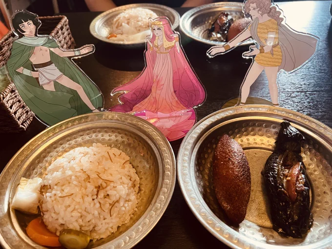 ZAYANさん、さうすんさん、うらうらさん、こみりんさんとクルド家庭料理屋メソポタミアへ!ムーサの山でこんなん食ってたのかな‥?と想像しながら楽しく頂きました。王族は素敵な人しかおらぬ。私は幸せ者でございますれば‥!フッフー! 