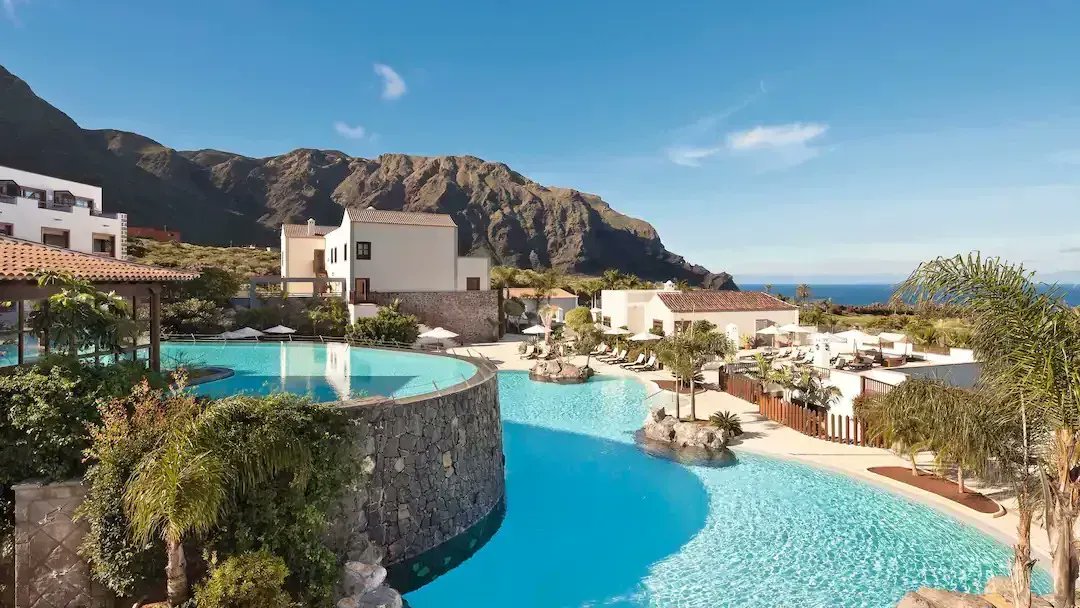 travelscoop_uk's tweet photo. #5star #Tenerife with tiered #lagoonpool β https://t.co/D9i1Ay0FLz π΄
Spectacular #adultsonly #seafront hotel with incredible views of the sea & mountains π
Variety of bars/restaurantsπΉππ» #travelscoop #CanaryIslands #LuxuryTravel #LuxuryHotel #HotelDeals #luxury #Summer2023 https://t.co/P7BU5BkNdq