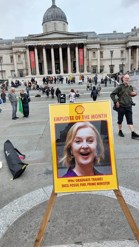 Anothergreen's tweet photo. She worked for Shell she is taking us to hell! https://t.co/mR6PqpjzI7