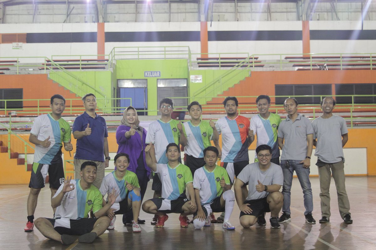 dianpermn's tweet photo. #klinikpertaminaIHC juara 3 futsal kejuaraan RS BUMN #klinikpertamina #pertamina #pertaminabinamedika https://t.co/HBq2IIFGGX