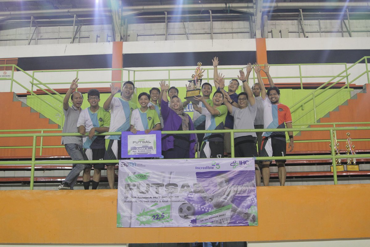 dianpermn's tweet photo. #klinikpertaminaIHC juara 3 futsal kejuaraan RS BUMN #klinikpertamina #pertamina #pertaminabinamedika https://t.co/HBq2IIFGGX